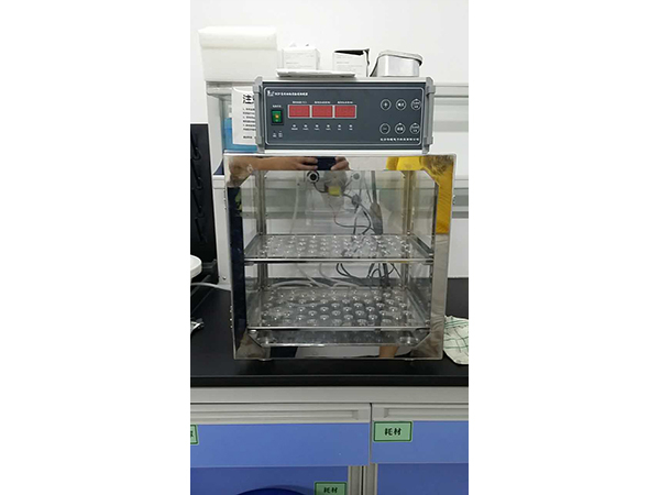 動(dòng)物培養(yǎng)箱